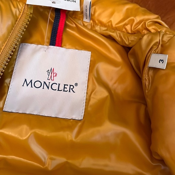 Moncler Ghana Short Shinny Nylon Puffer Vest, NEW - Picture 9 of 14